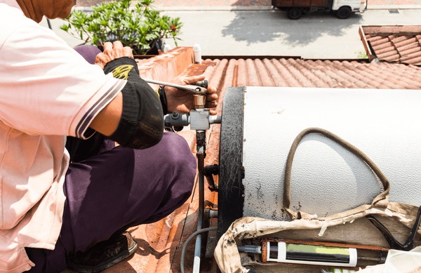 How to Connect Solar Panel to Existing Geyser